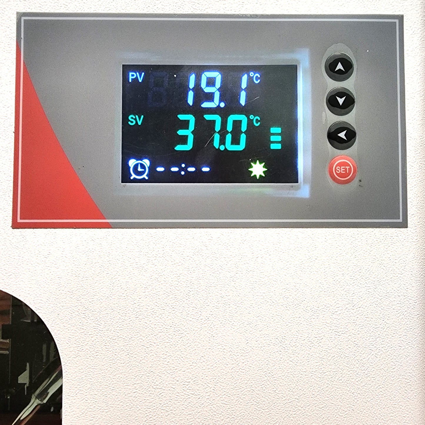 Labnique 10L Microyn digital lab incubator, close-up of digital display showing PV and SV temperatures.